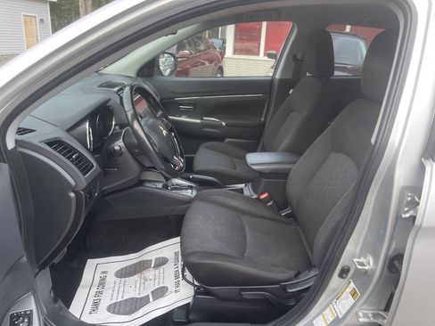 Used 2020 Mitsubishi Outlander Sport SE FWD image 12