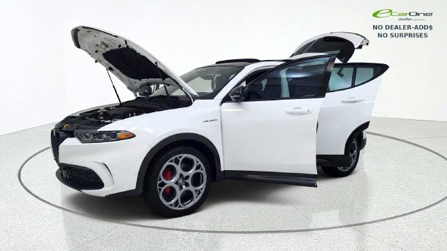 Used 2024 Alfa Romeo Tonale Veloce w/ Active Assist Package AWD/4WD image 13