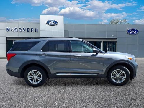 Used 2022 Ford Explorer XLT AWD/4WD image 6