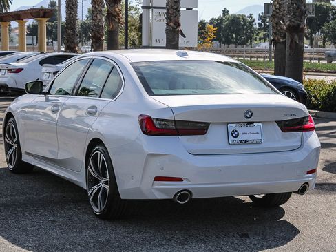 Used 2024 BMW 330e image 4