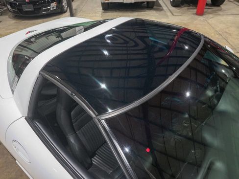 Used 1998 Chevrolet Corvette Coupe RWD image 19