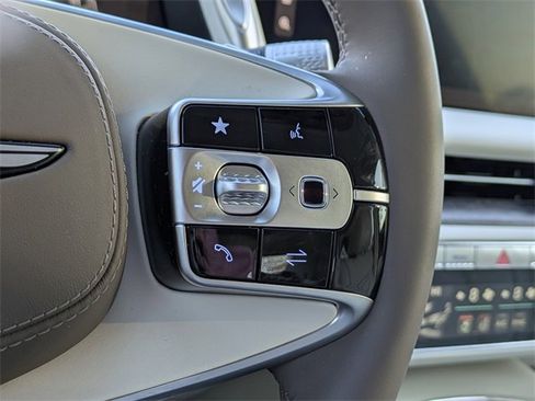 Used 2025 Genesis G90 3.5T image 28