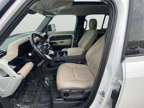 Used 2022 Land Rover Defender 110 S image 13