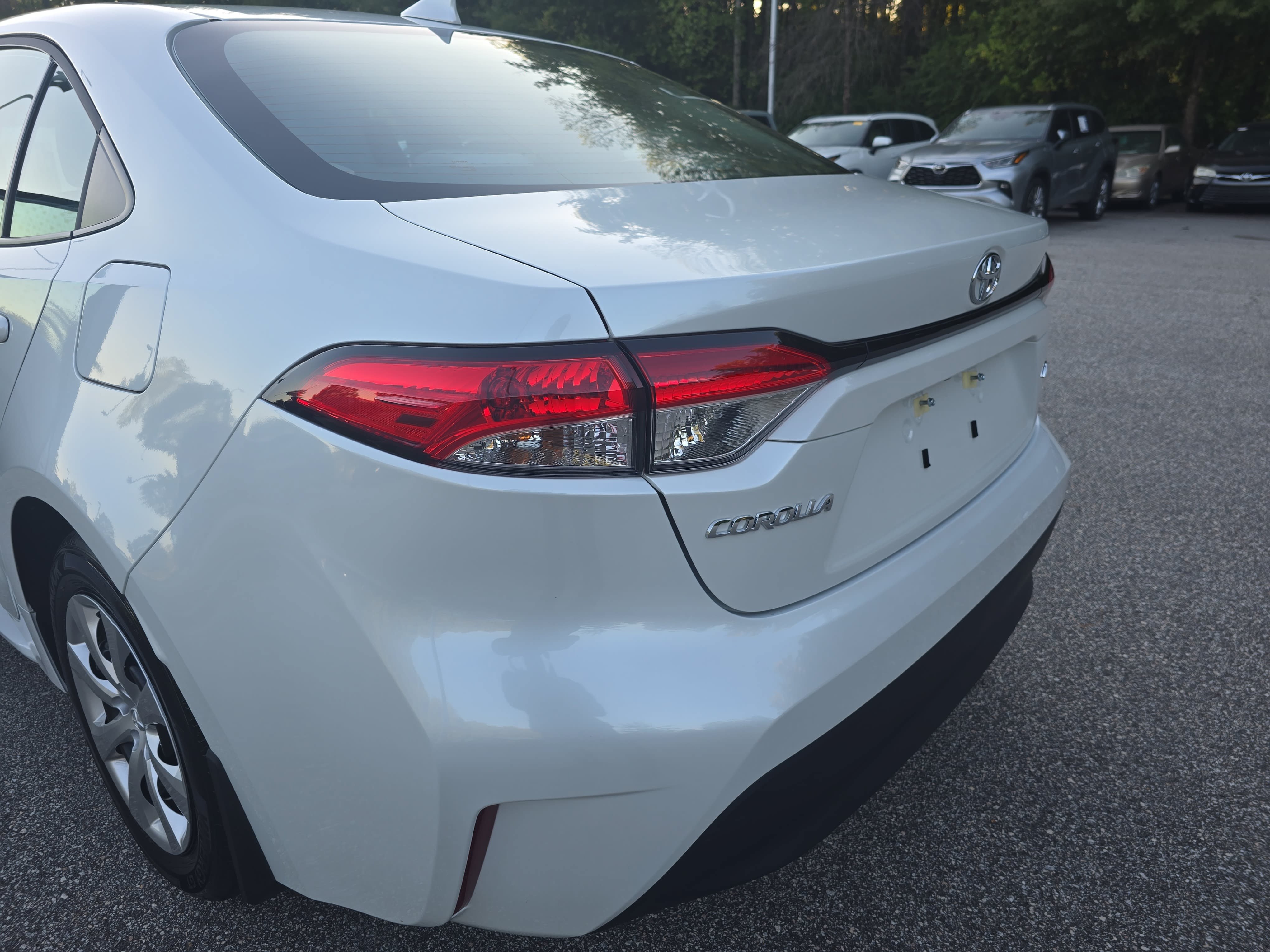 Used 2026 Toyota Corolla LE FWD image 31