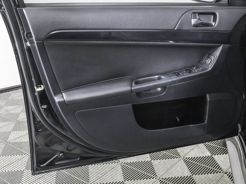 Used 2014 Mitsubishi Lancer Ralliart image 32