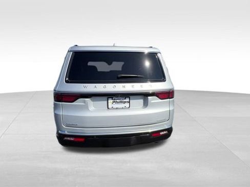 Used 2022 Jeep Wagoneer Series III w/ Flexible Seating Group AWD/4WD image 5
