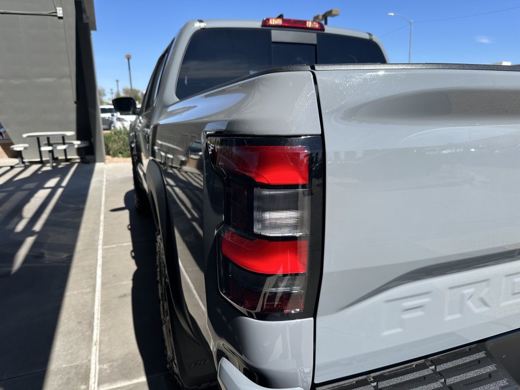 Used 2024 Nissan Frontier PRO-4X w/ Technology Package AWD/4WD image 16