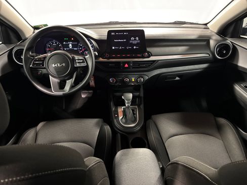 Certified 2023 Kia Forte LXS FWD image 4
