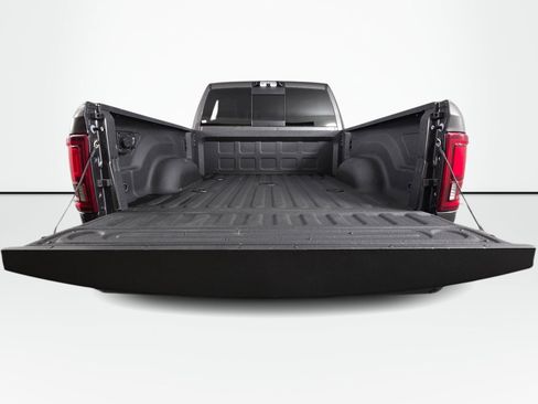 Used 2025 RAM 3500 Laramie AWD/4WD image 17