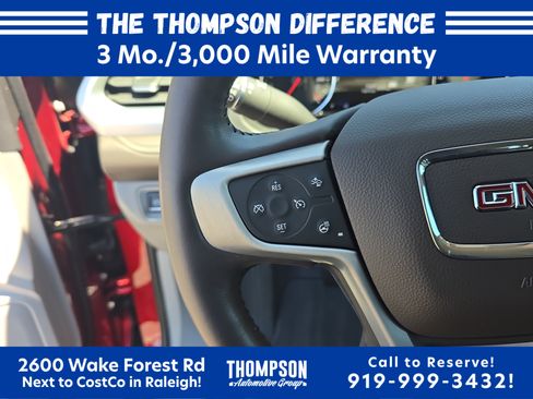 Used 2022 GMC Acadia SLT w/ Technology Package AWD/4WD image 17