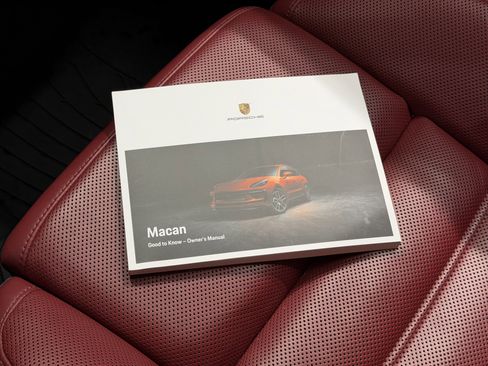 Certified 2024 Porsche Macan Turbo AWD/4WD image 63