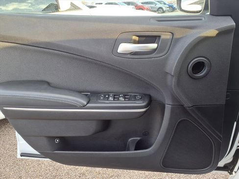 Used 2017 Dodge Charger SE image 22