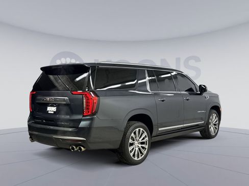 Used 2021 GMC Yukon XL Denali w/ Denali Premium Package image 12