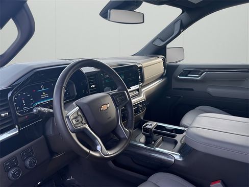 Used 2024 Chevrolet Silverado 1500 LTZ w/ LTZ Convenience Package II image 11