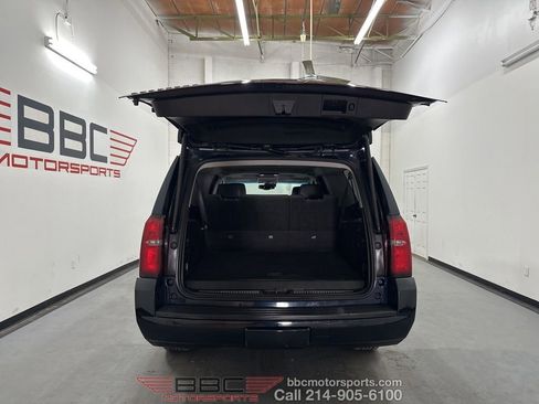 Used 2019 Chevrolet Suburban LT image 13