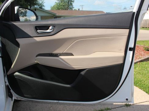 Used 2019 Hyundai Accent SE FWD image 34