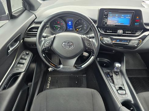 Used 2018 Toyota C-HR XLE image 28