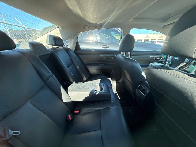 Used 2015 Nissan Altima 3.5 SL FWD image 6
