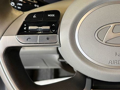 Used 2024 Hyundai Elantra SEL w/ Convenience Package FWD image 11