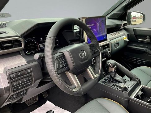 New 2026 Toyota Tundra Limited AWD/4WD image 8