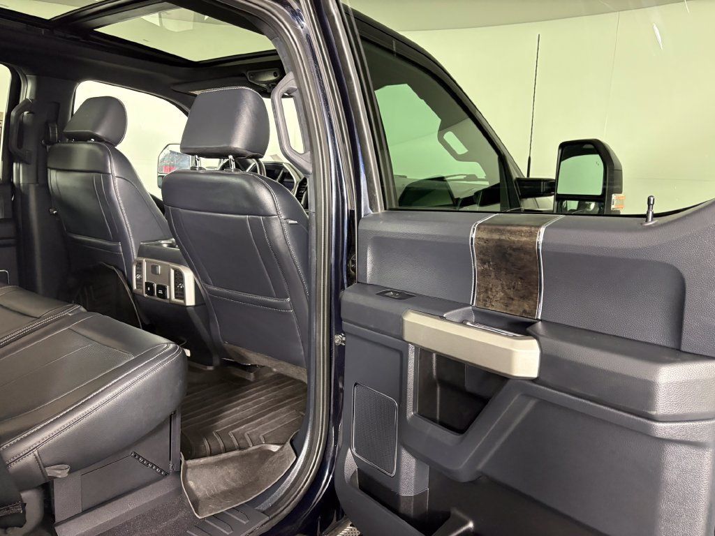 Used 2022 Ford F250 Lariat w/ Black Appearance Package AWD/4WD image 31
