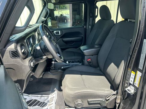 Used 2019 Jeep Wrangler Unlimited Sport S AWD/4WD image 10