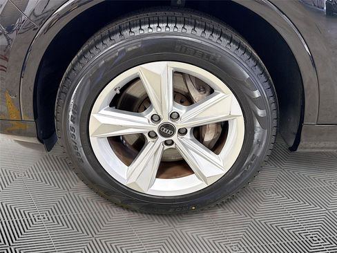 Certified 2022 Audi Q7 2.0T Premium Plus AWD/4WD image 33