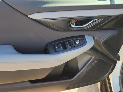 Used 2025 Subaru Outback Premium image 4