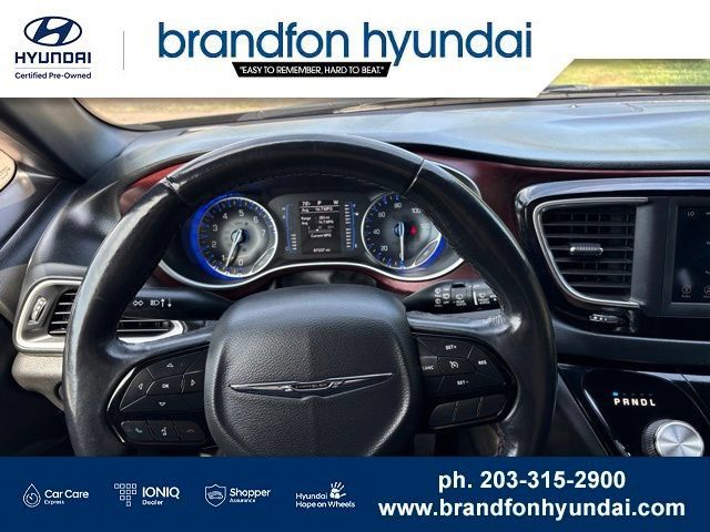Used 2020 Chrysler Pacifica Touring-L FWD image 14