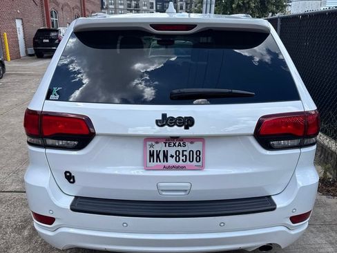 Used 2019 Jeep Grand Cherokee Altitude RWD image 5