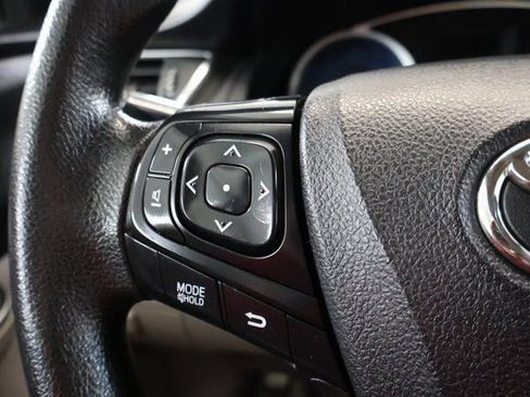 Used 2016 Toyota Camry XLE image 17