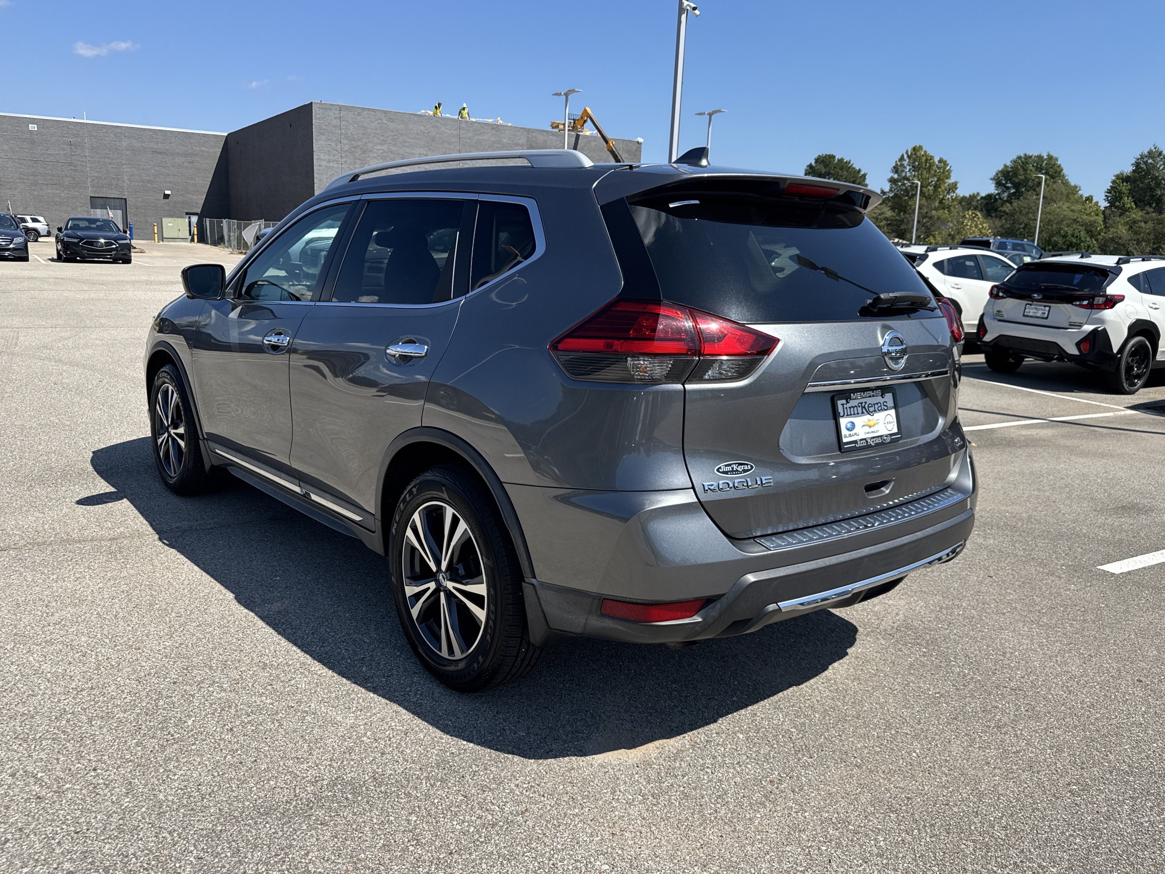 Used 2017 Nissan Rogue SL w/ SL Premium Package FWD image 5