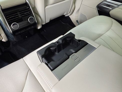 New 2026 Land Rover Range Rover Long Wheelbase SE AWD/4WD image 25