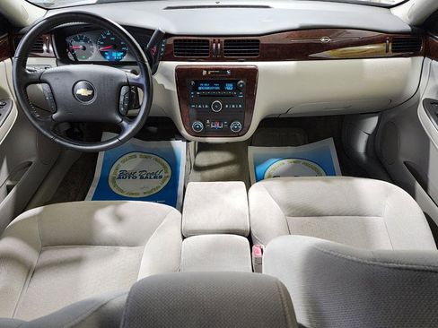 Used 2010 Chevrolet Impala LT FWD image 10