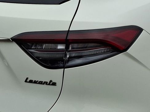 Used 2022 Maserati Levante GT image 12
