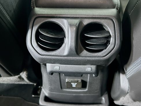 Used 2023 Jeep Wrangler Unlimited Sahara w/ Cold Weather Group AWD/4WD image 27