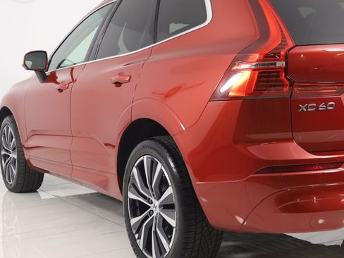 Used 2022 Volvo XC60 B5 Momentum image 23