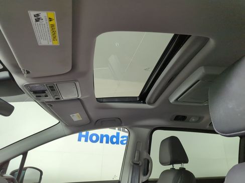 Certified 2024 Honda Odyssey Touring image 16