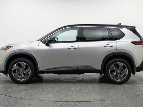Used 2025 Nissan Rogue SV FWD image 5