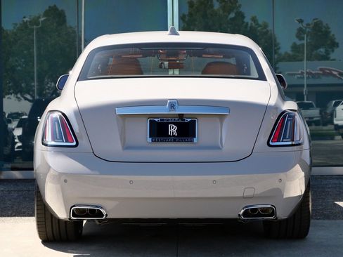 New 2025 Rolls-Royce Ghost image 23