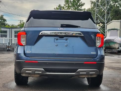 Used 2020 Ford Explorer XLT w/ Equipment Group 202A image 5
