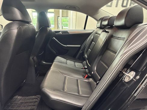 Used 2015 Volkswagen Jetta SE FWD image 16