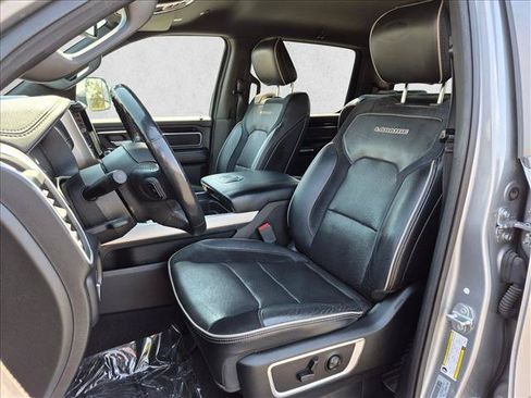 Used 2019 RAM 1500 Laramie w/ Sport Appearance Package AWD/4WD image 16