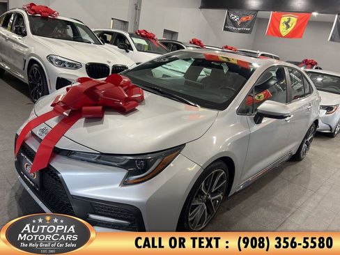 Used 2021 Toyota Corolla SE w/ SE Premium Package FWD image 2