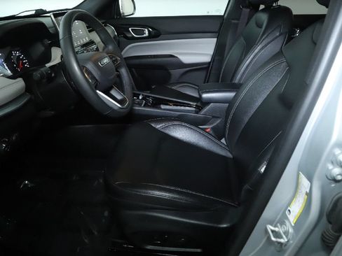 Used 2025 Jeep Compass Limited AWD/4WD image 18