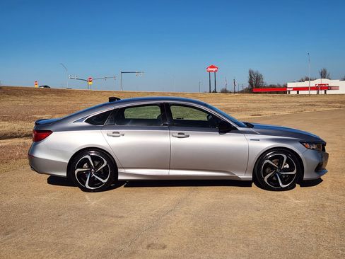 Used 2022 Honda Accord Sport image 7