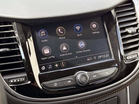 Certified 2022 Chevrolet Trax LT w/ LT Convenience Package image 23