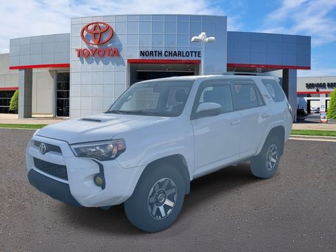 Used 2019 Toyota 4Runner TRD Off-Road image 6