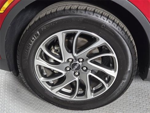 Certified 2022 Lincoln Corsair Standard w/ Equipment Group 101A image 9