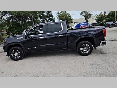 Used 2025 GMC Sierra 1500 SLT image 15